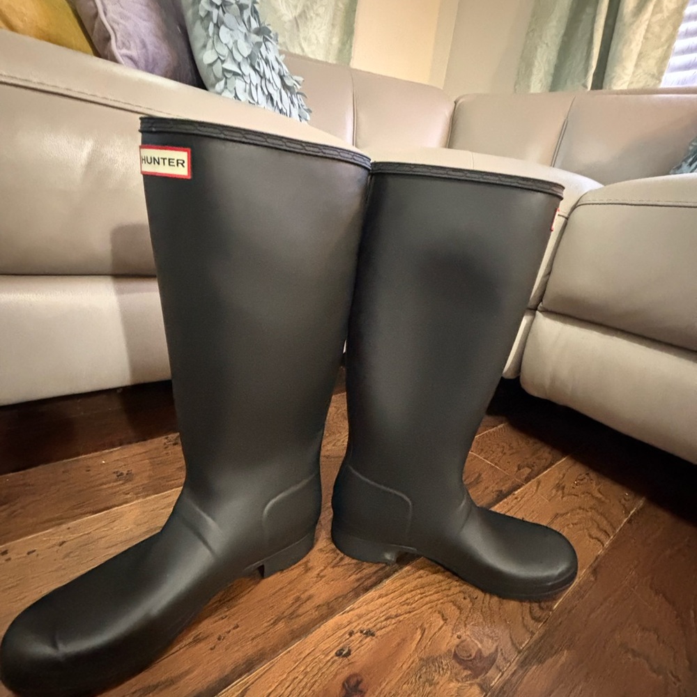Sold!!! Hunter Classic Black Waterproof Boots